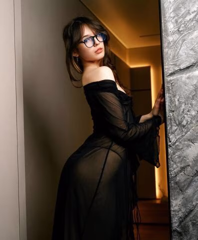 Dadar aged housewife Call Girl